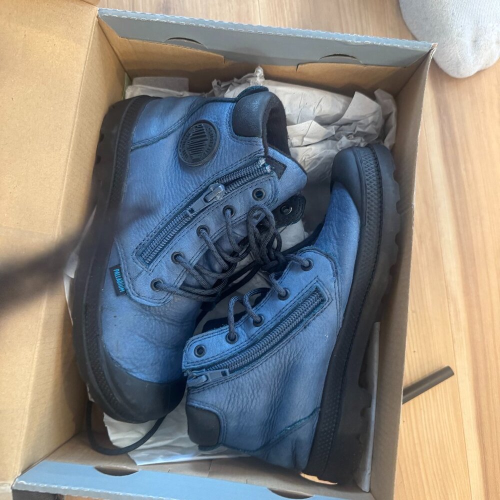 Boys blue leather Palladium boots size 1